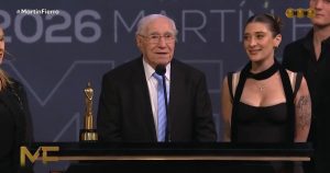 El merecido homenaje a Macaya Márquez en los Premios Martín Fierro