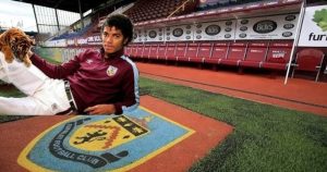Michael Jackson dirigirá al Burnley en la Premier League y explotaron los memes