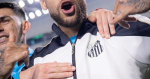 La picante reacción de Neymar cuando le gritaron que no iba a ir al Mundial