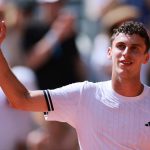Histórico triunfo de Juan Manuel Cerúndolo en Roland Garros: venció en cinco sets a Sinner, quien sufrió un golpe de calor