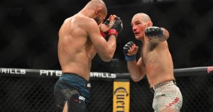 Pica, sangre y nuevo campeón en UFC: qué pasó en la pelea entre Khamzat Chimaev y Sean Strickland