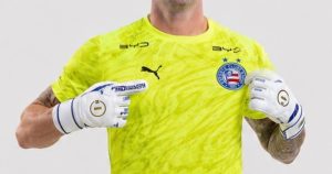 Guido Herrera debutó en Bahia, en un amistoso con polémica ante el Fluminense de Zubeldía