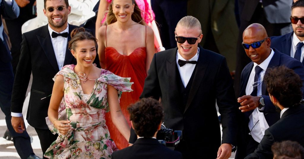 Video: Erling Haaland comandó la coreo de los vikingos noruegos en el casamiento de una figura mundial