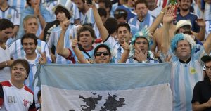 Argentina-Inglaterra: no se podrá entrar a la cancha con banderas sobre Malvinas