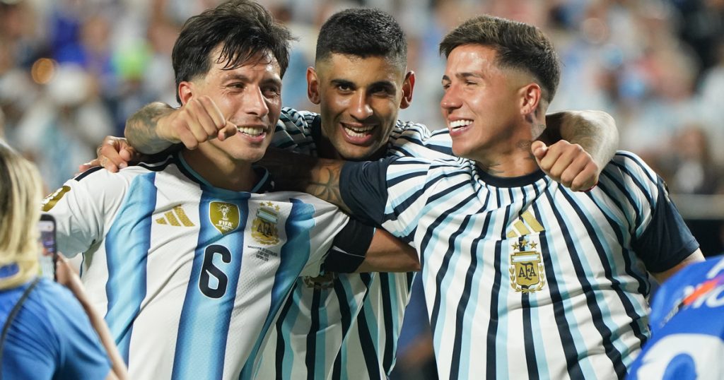 Un titular de la Selección lidera la lista para reforzar la defensa del Barcelona