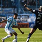 La pausa de hidratación en el fútbol argentino: pararon en Atlético Tucumán-Independiente Rivadavia