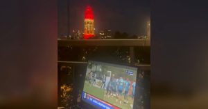 La historia del video viral de “campeones” por anticipado en la Torre Agbar que desató la bronca en España