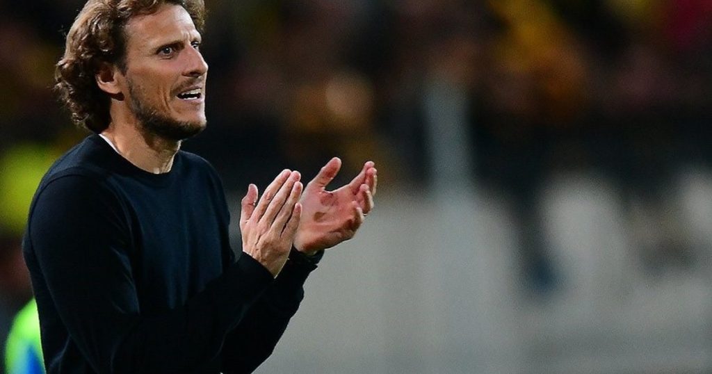La AUF presentó oficialmente a Forlán como entrenador de la selección de Uruguay