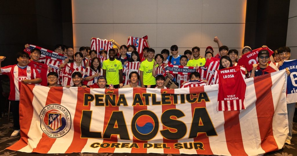 Locura por el Atlético de Simeone en Corea del Sur: multitudinario recibimiento en Seúl