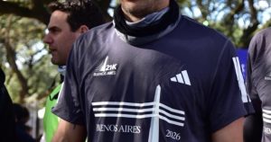"Cada uno a su ritmo": Diego Placente corrió la Media Maratón de Buenos Aires